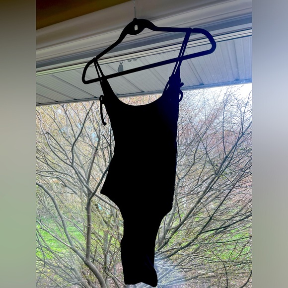 Guess Beach One-Piece Black Swimsuit Size: L - Picture 2 of 6